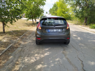 Ford Fiesta foto 6