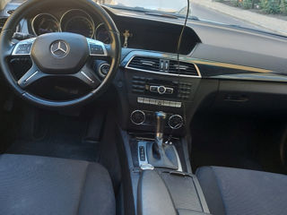 Mercedes C-Class foto 7