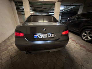 BMW 5 Series foto 6