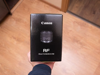 Canon RF 35mm 1.8  STM IS Macro