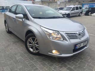 Toyota Avensis foto 1