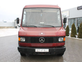 Mercedes 709D foto 2