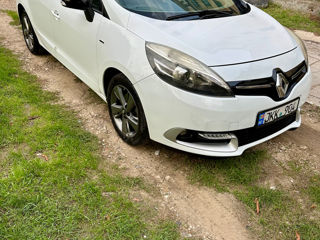 Renault Grand Scenic foto 2