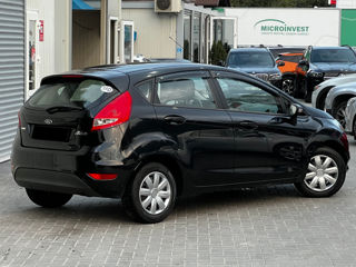 Ford Fiesta foto 3