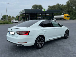 Skoda Superb foto 2