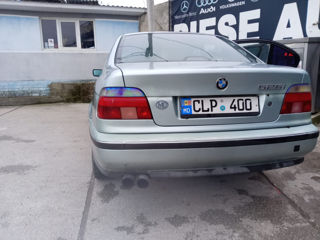 BMW 5 Series foto 9