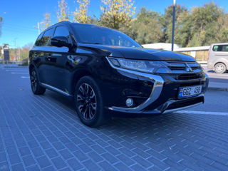 Mitsubishi Outlander foto 2