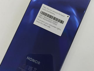 HONOR X8  8/128 GB.  Telfonul esti 10/10