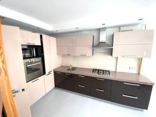 Apartament cu 2 camere, 72 m², Botanica, Chișinău foto 2