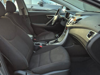 Hyundai Elantra foto 5