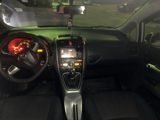 Toyota Auris фото 5