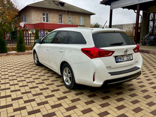 Toyota Auris foto 4