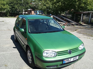 Volkswagen Golf foto 1