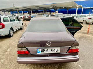 Mercedes E-Class foto 2