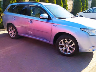 Mitsubishi Outlander foto 3