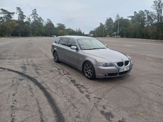 BMW 5 Series foto 2