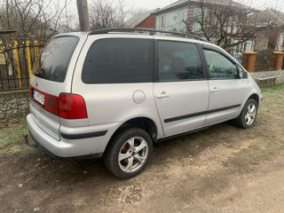 Volkswagen Sharan foto 2