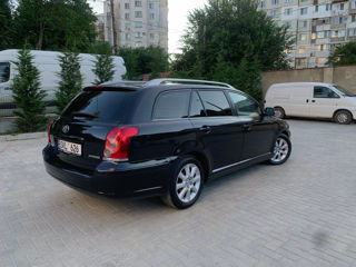 Toyota Avensis foto 3