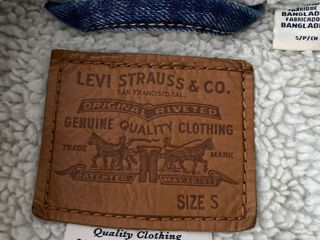 Оригинальные куртки Levi's, Colin's