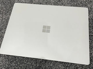 Microsoft surface laptop 2 foto 1
