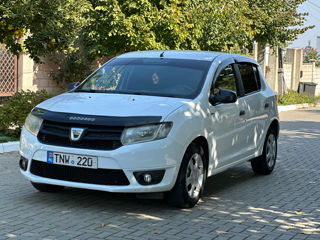 Dacia Sandero foto 1