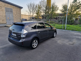 Toyota Prius + foto 7