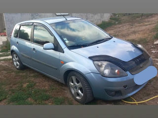 Ford Fiesta foto 3