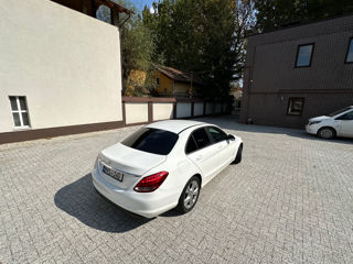 Mercedes C-Class foto 2