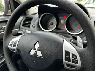 Mitsubishi Lancer foto 9