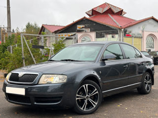 Skoda Superb foto 1