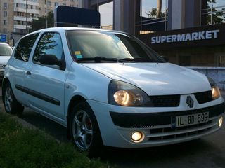 Renault Clio foto 1