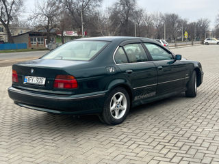 BMW 5 Series foto 5