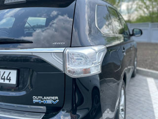 Mitsubishi Outlander foto 3