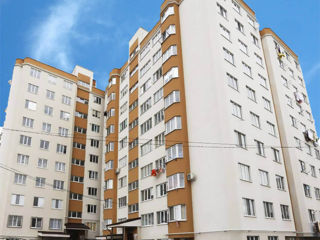 Apartament cu 2 camere, 60 m², Botanica, Chișinău foto 2