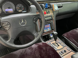 Mercedes E-Class фото 9