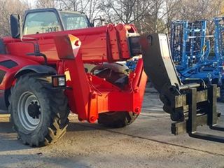 Se vinde Încărcător telescopic Manitou MT 1740 SL foto 8