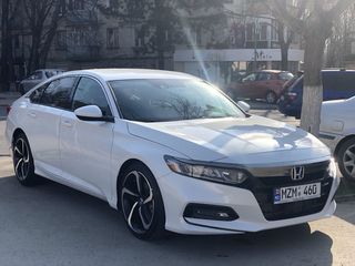 Automobile disponibile in chirie in Chisinau auto cu 5 si 7 locuri ceremonii si vacanta. foto 2