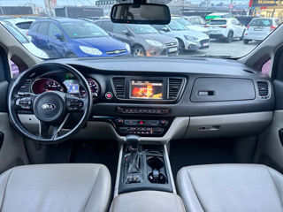 KIA Carnival foto 8