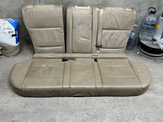 БМВ Х5 Е53 заднее сиденье(диван) бежевая кожа. foto 4