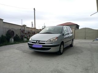 Peugeot 807 foto 1