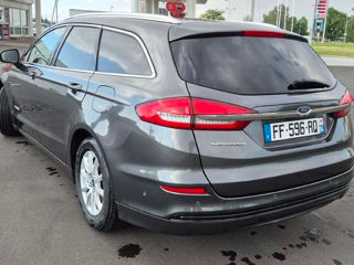 Ford Mondeo foto 3