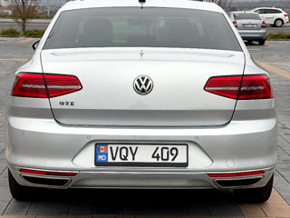 Volkswagen Passat foto 4