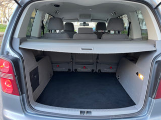 Volkswagen Touran foto 9