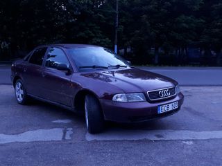 Audi A4 foto 1