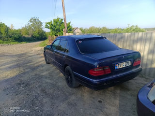 Mercedes E-Class foto 5