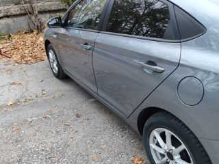 Hyundai Accent foto 7