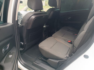 Renault Grand Scenic foto 2