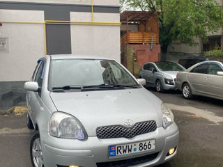 Toyota Yaris foto 1