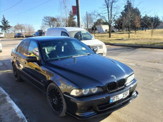 BMW 5 Series foto 2