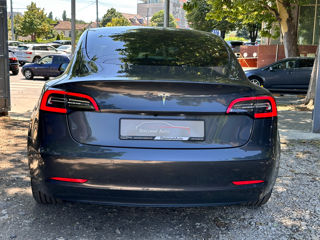 Tesla Model 3 foto 6